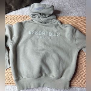 Essential hoodie